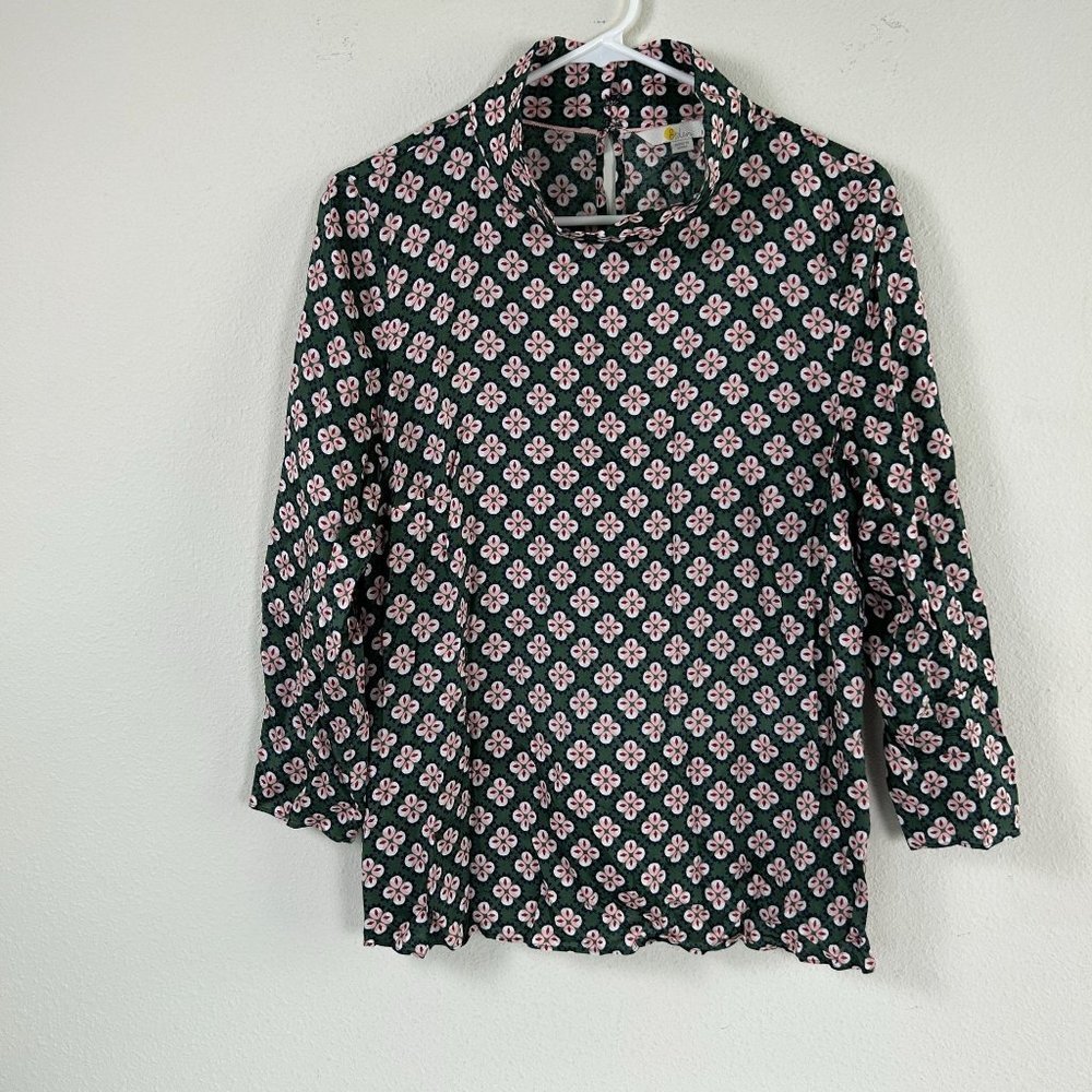 Boden Top Womens Size 8 8R Green Lily Tile 3/4 Sleeve Mock Neck Viscose Blouse